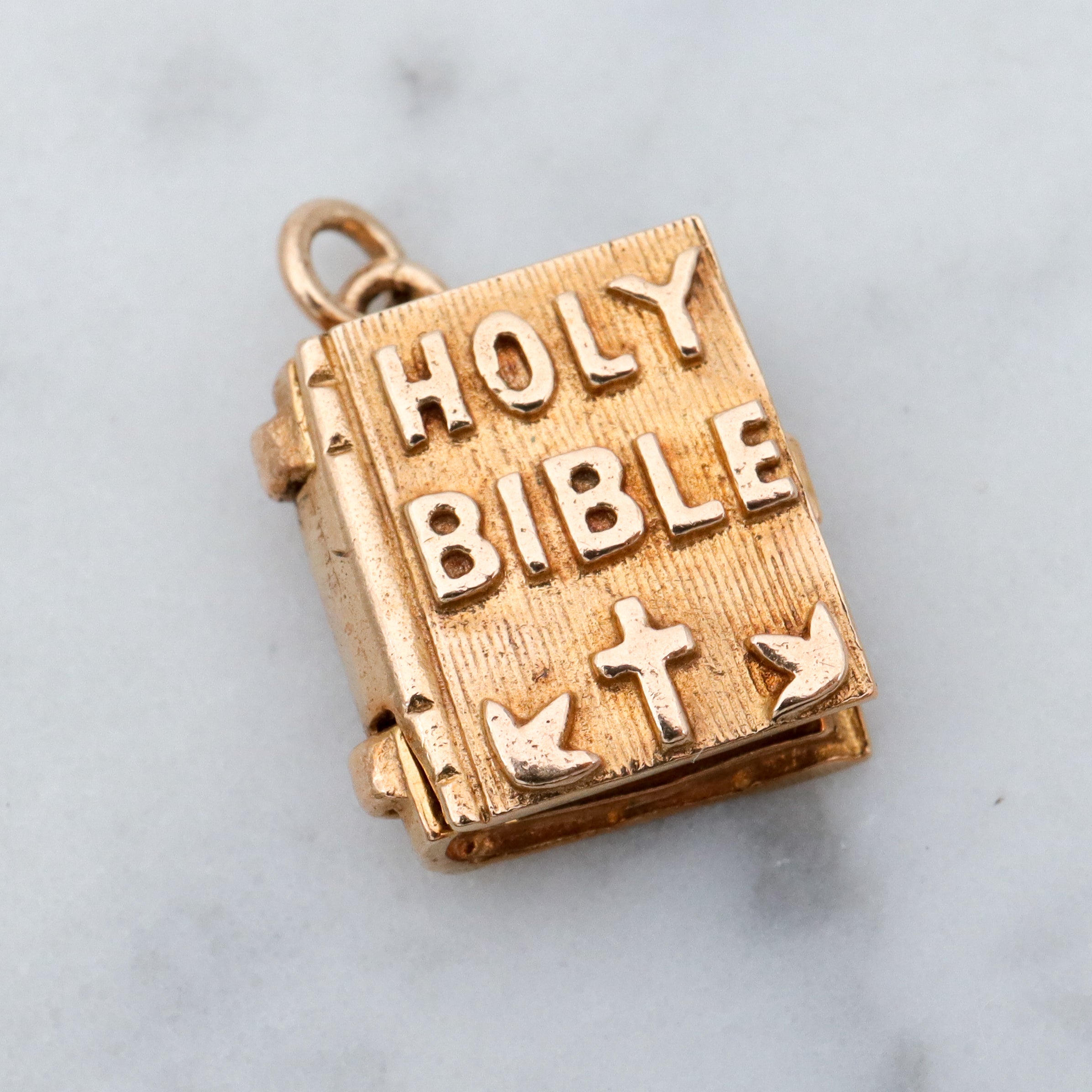 Vintage English 9k gold Nuvo opening Holy Bible charm